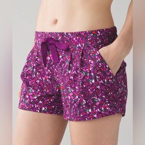 Lululemon paradise camo multi spring break away shorts